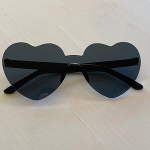 Heart-Shaped Black Sunglasses